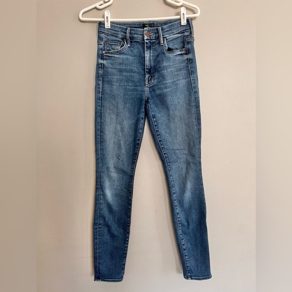 Mother High Waisted Looker Satisfaction guaranteed blue jeans size 26 - Picture 4 of 8